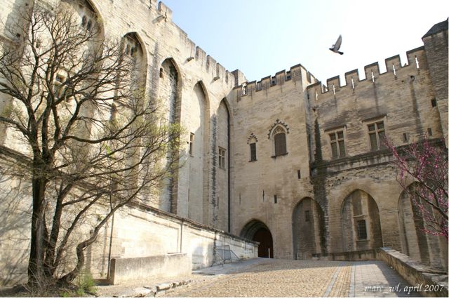 Avignon_Easter_2007_002